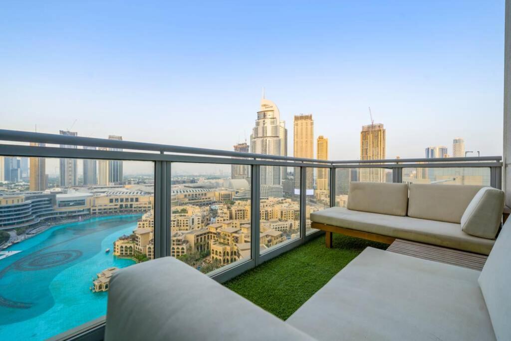 Spectacular Burj & Fountain View - Luxurious 3 Bedrooms & Maids Room - The Residences Dubái Exterior foto