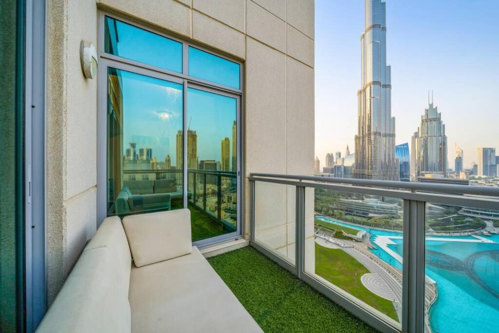 Spectacular Burj & Fountain View - Luxurious 3 Bedrooms & Maids Room - The Residences Dubái Exterior foto